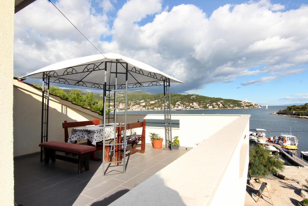 Apartment Pika Smokvina 2A Vinišće 객실 사진